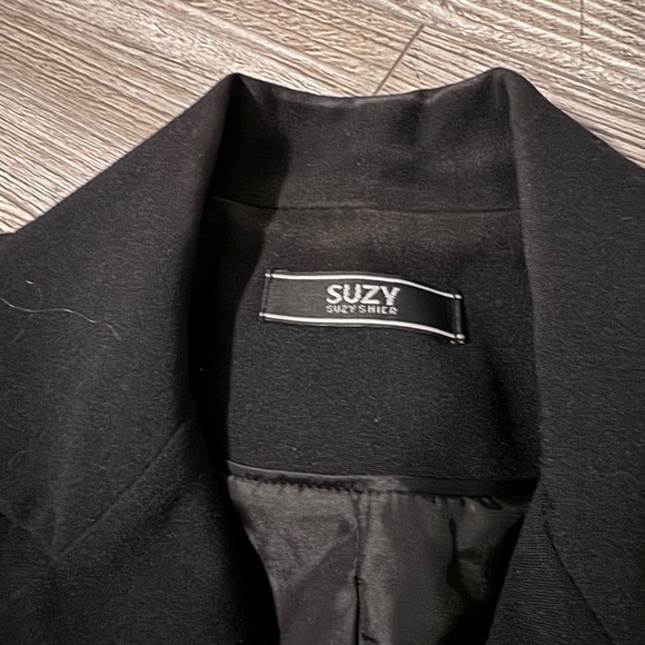 Suzy Shier Black Blazer - Picture 2 of 4